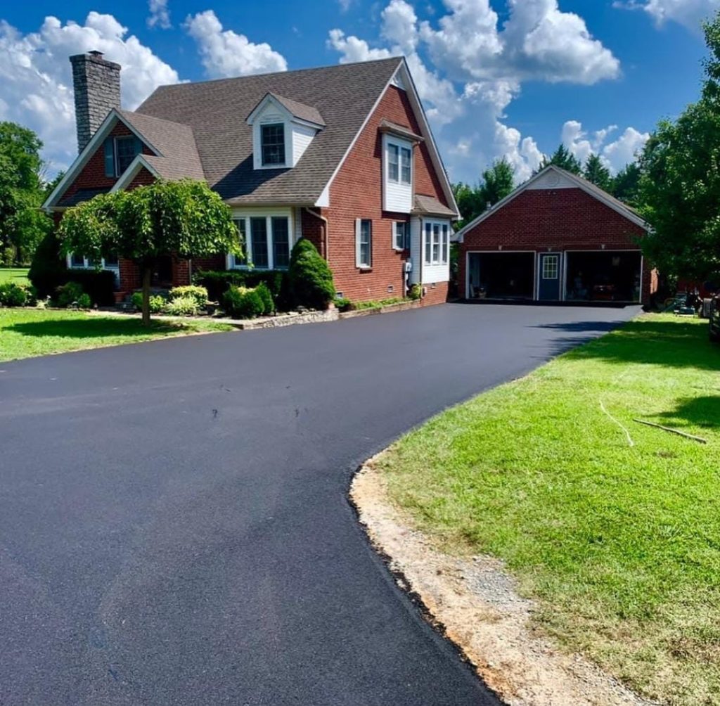 Get Smooth and Durable Surfaces with Our Top-notch Asphalt Installation and Maintenance!